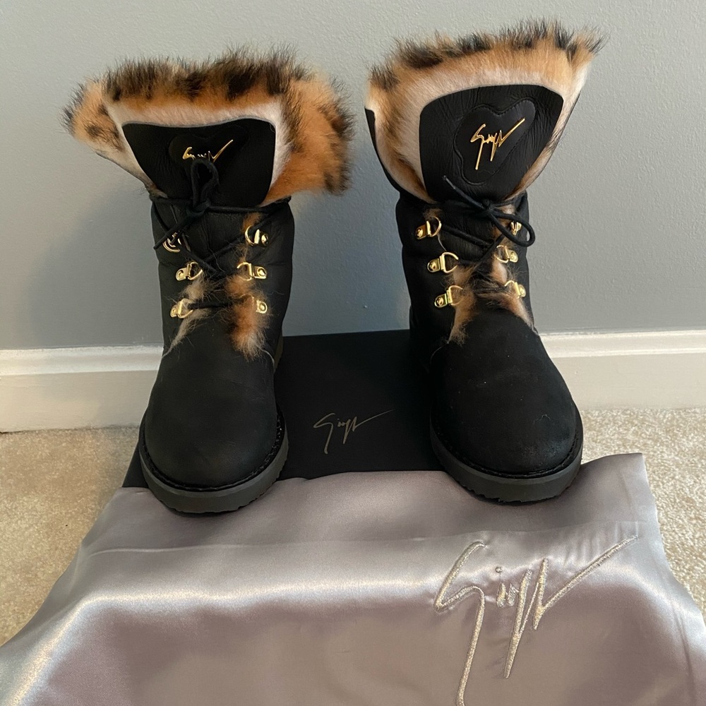 Giuseppe black boots